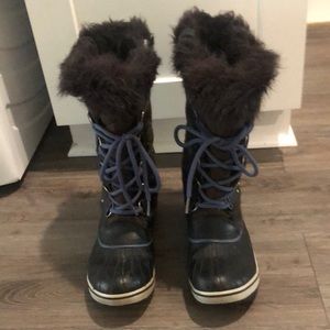 Sorel winter boots w/ fur